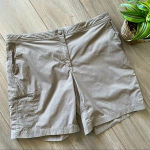 LL Bean Water-Repellant Comfort Trail Shorts Women’s 18